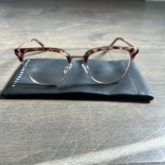 Quay Blue Light Glasses - Picture 2 of 3